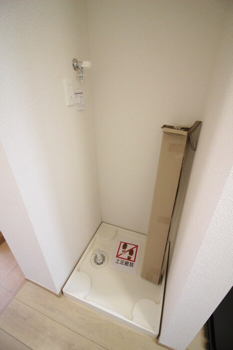 物件内観写真14　(洗濯機置場)