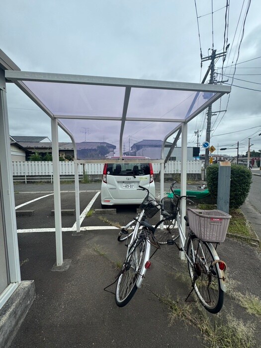 物件外観写真4　(駐輪場)