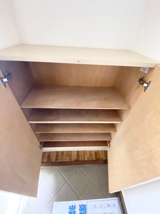 物件内観写真15　(靴箱)