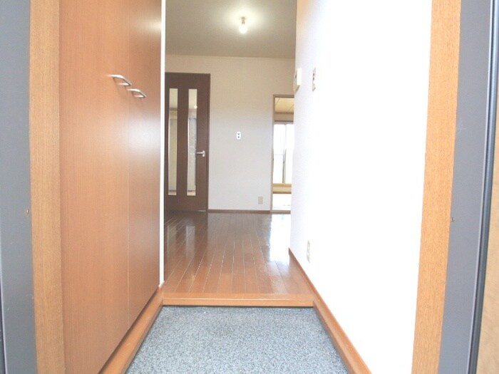 物件内観写真16　(玄関)