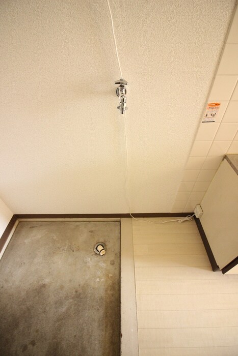 物件内観写真14　(洗濯機置場)