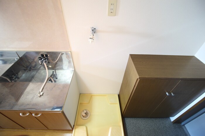 物件内観写真14　(洗濯機置場)