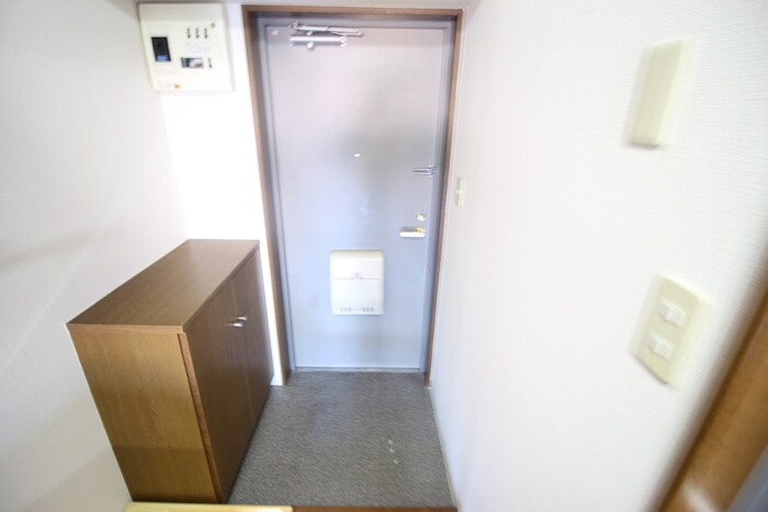 物件内観写真18　(玄関)