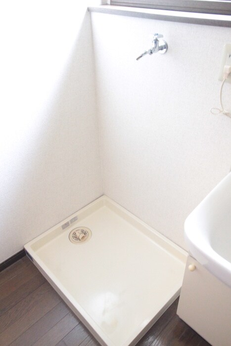 物件内観写真10　(洗濯機置場)