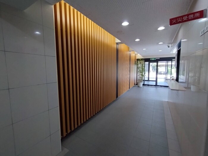 物件外観写真6　(エントランス部分)