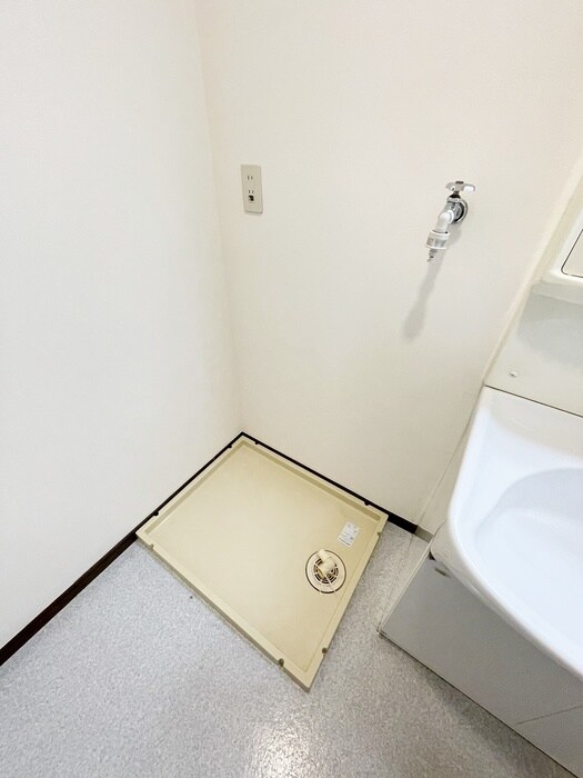 物件内観写真12　(洗濯機置場)