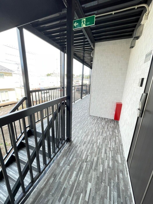 物件外観写真5　(エントランス部分)