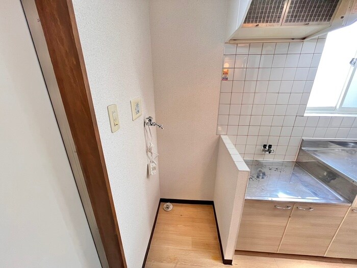 物件内観写真15　(洗濯機置場)