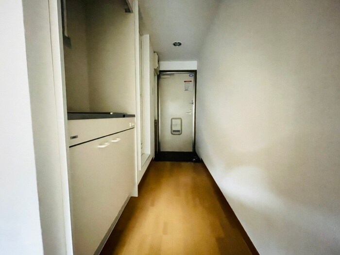 物件内観写真16　(廊下)