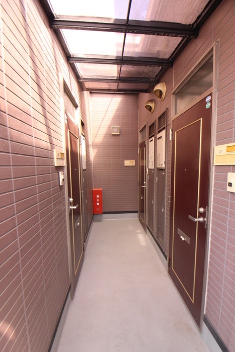 物件外観写真2　(エントランス部分)