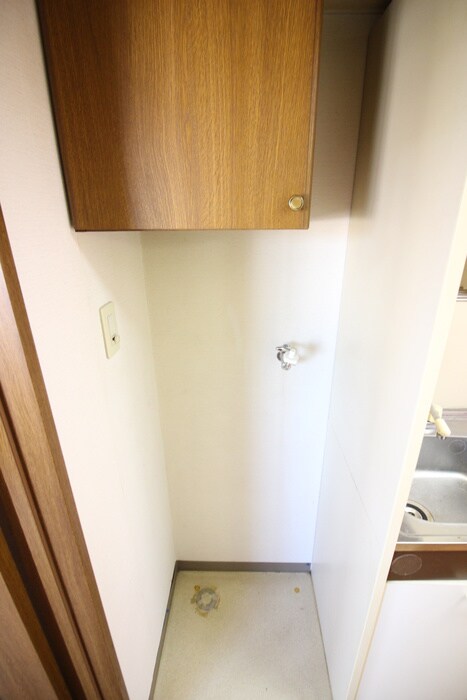 物件内観写真11　(洗濯機置場)