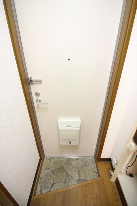 物件内観写真12　(玄関)