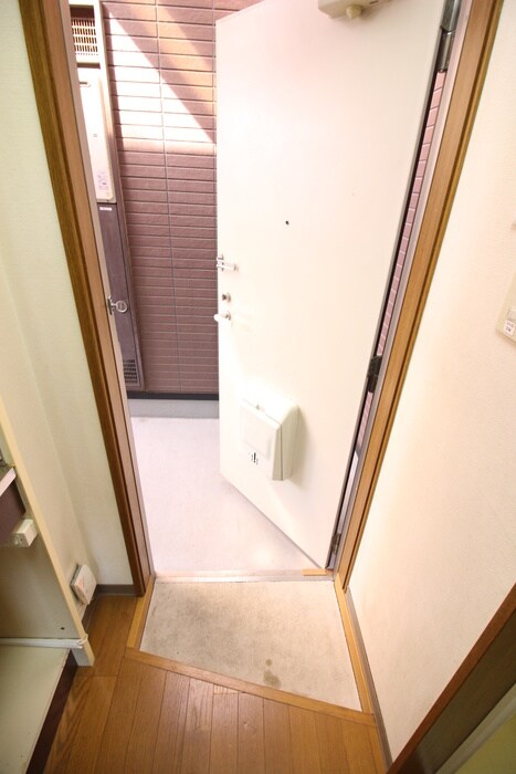 物件内観写真14　(玄関)