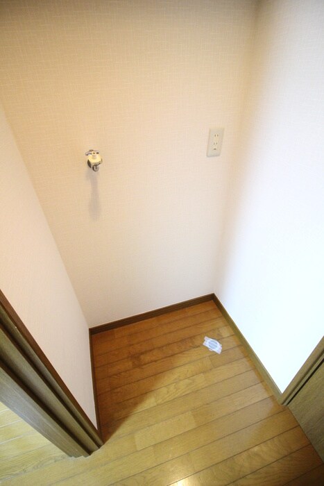 物件内観写真11　(洗濯機置場)