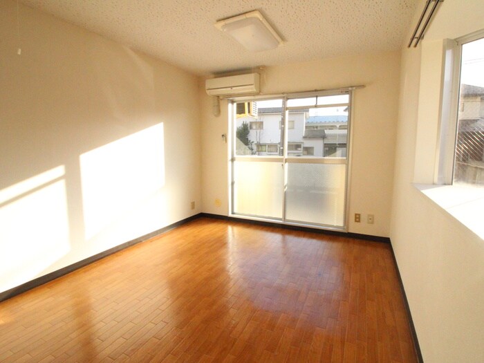 物件内観写真9　(居室)