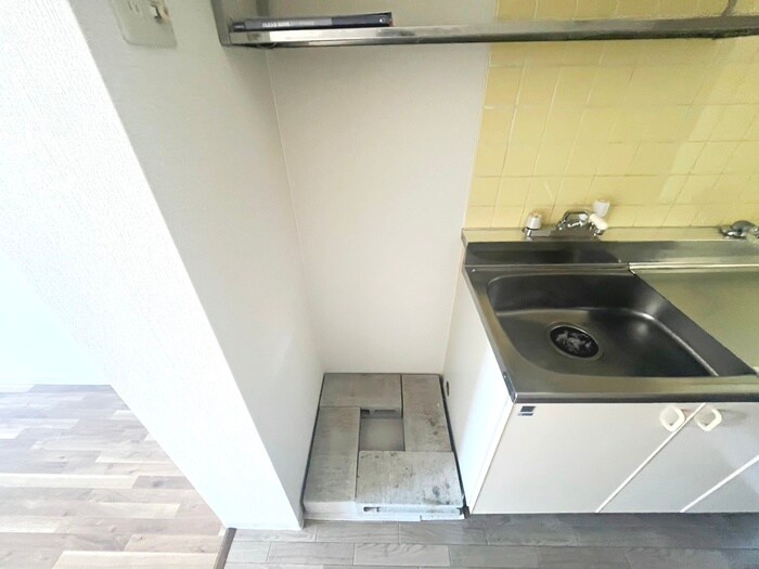 物件内観写真13　(洗濯機置場)