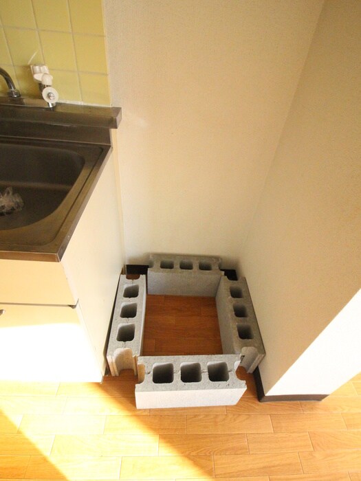 物件内観写真15　(洗濯機置場)