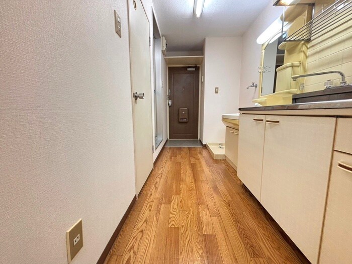 物件内観写真19　(廊下)