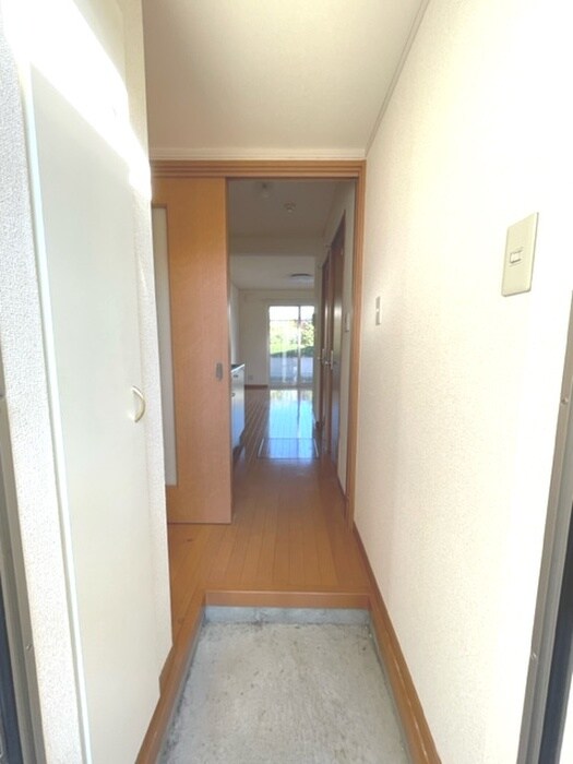 物件内観写真20　(廊下)