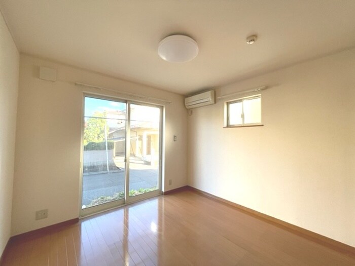 物件内観写真21　(居室)