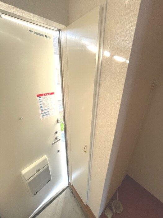 物件内観写真21　(玄関)