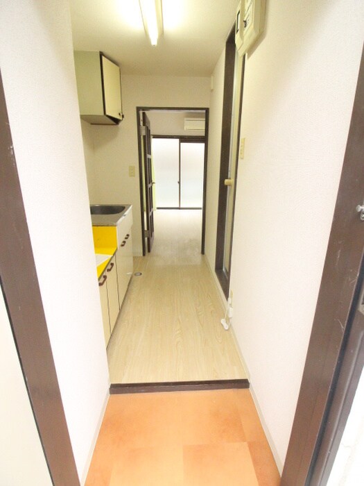 物件内観写真15　(玄関)