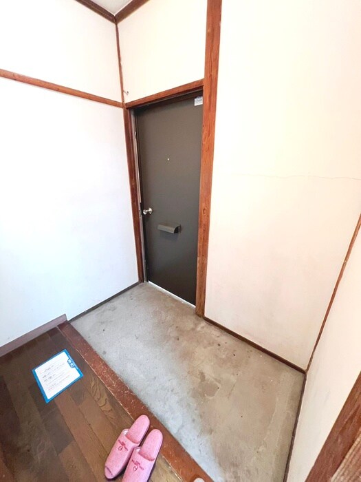 物件内観写真18　(玄関)