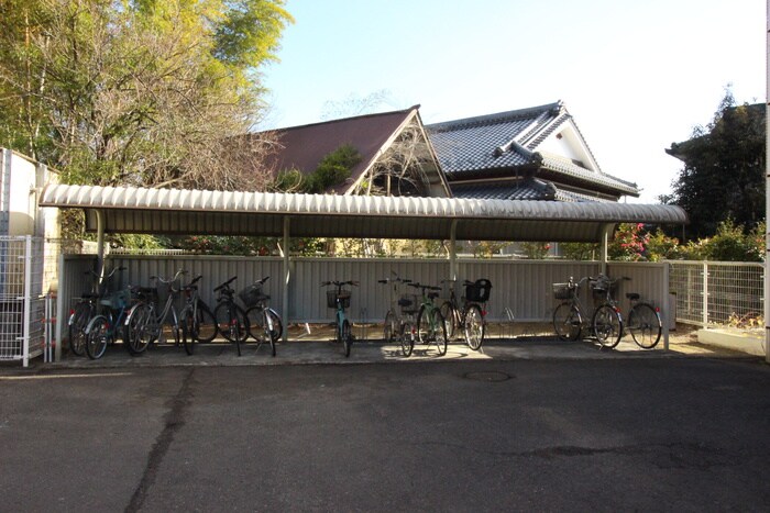 物件外観写真5　(駐輪場)
