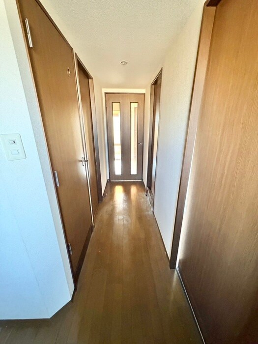 物件内観写真12　(廊下)