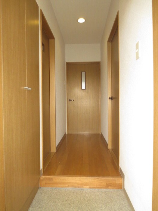 物件内観写真7　(玄関)