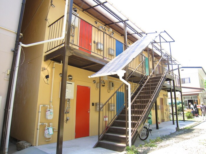 物件外観写真2　(エントランス部分)