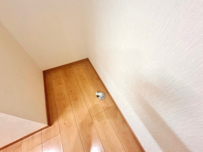 物件内観写真16　(洗濯機置場)