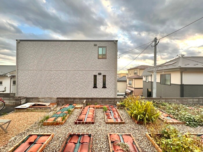 物件内観写真22　(室内からの展望)