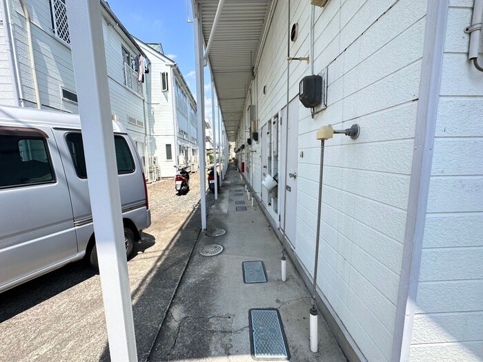 物件外観写真5　(エントランス部分)