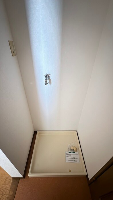 物件内観写真13　(洗濯機置場)