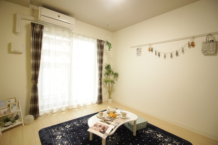 物件内観写真8　(居室)