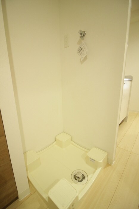 物件内観写真17　(洗濯機置場)