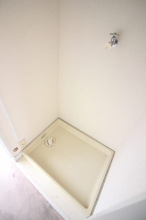 物件内観写真10　(洗濯機置場)