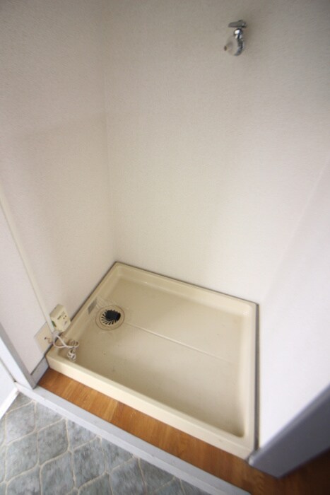 物件内観写真10　(洗濯機置場)