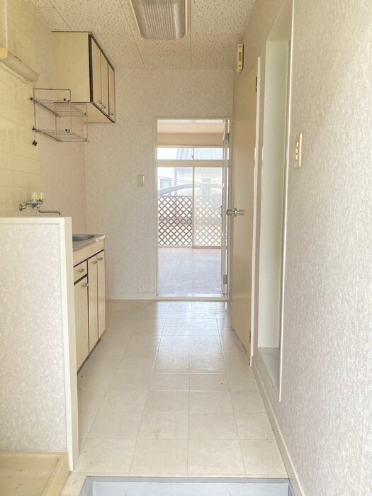 物件内観写真13　(玄関)