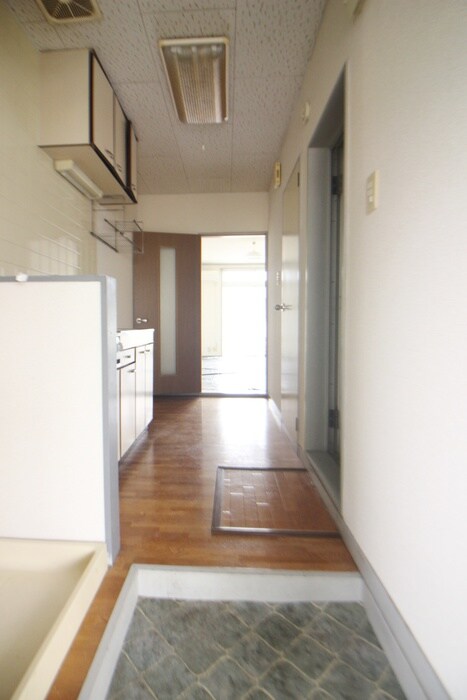 物件内観写真13　(廊下)