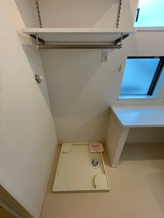 物件内観写真12　(洗濯機置場)