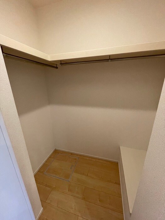 物件内観写真13　(収納)