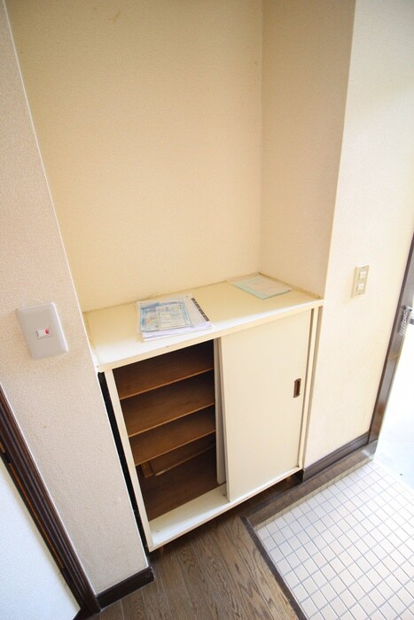 物件内観写真7　(靴箱)