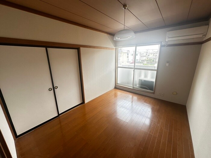 物件内観写真8　(居室)