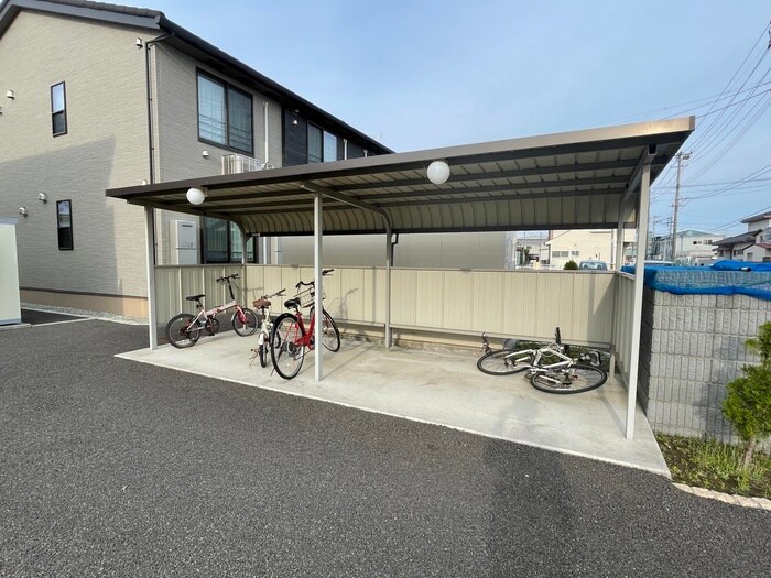 物件外観写真5　(駐輪場)