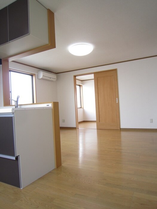 物件内観写真8　(居室)