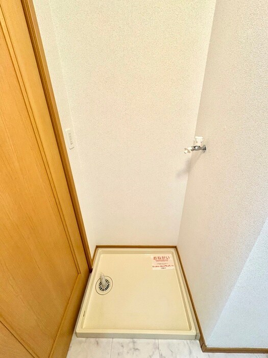 物件内観写真15　(洗濯機置場)