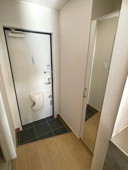 物件内観写真18　(玄関)