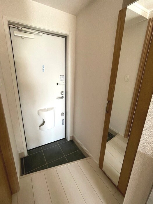 物件内観写真17　(玄関)